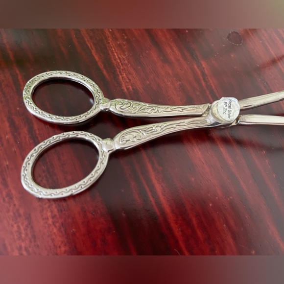 Vintage Regal Silver EP Zinc Silver Plated Ornate Serving Tongs - Picture 5 of 8